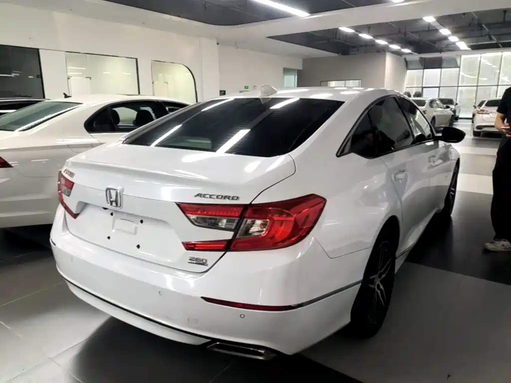 Honda Accord — миниатюра 7