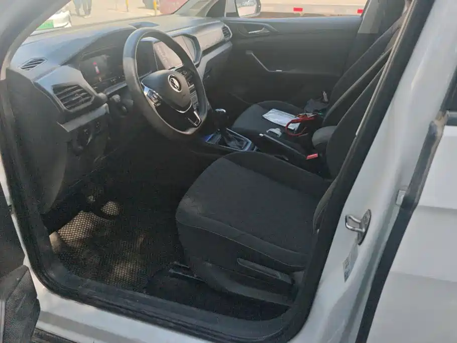 Volkswagen T-Cross — миниатюра 9