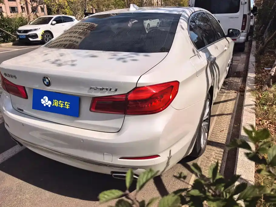 BMW 5 Series — миниатюра 3