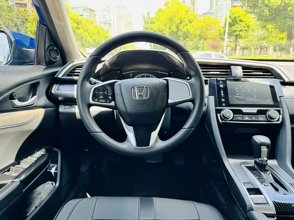 Honda Civic — миниатюра 9