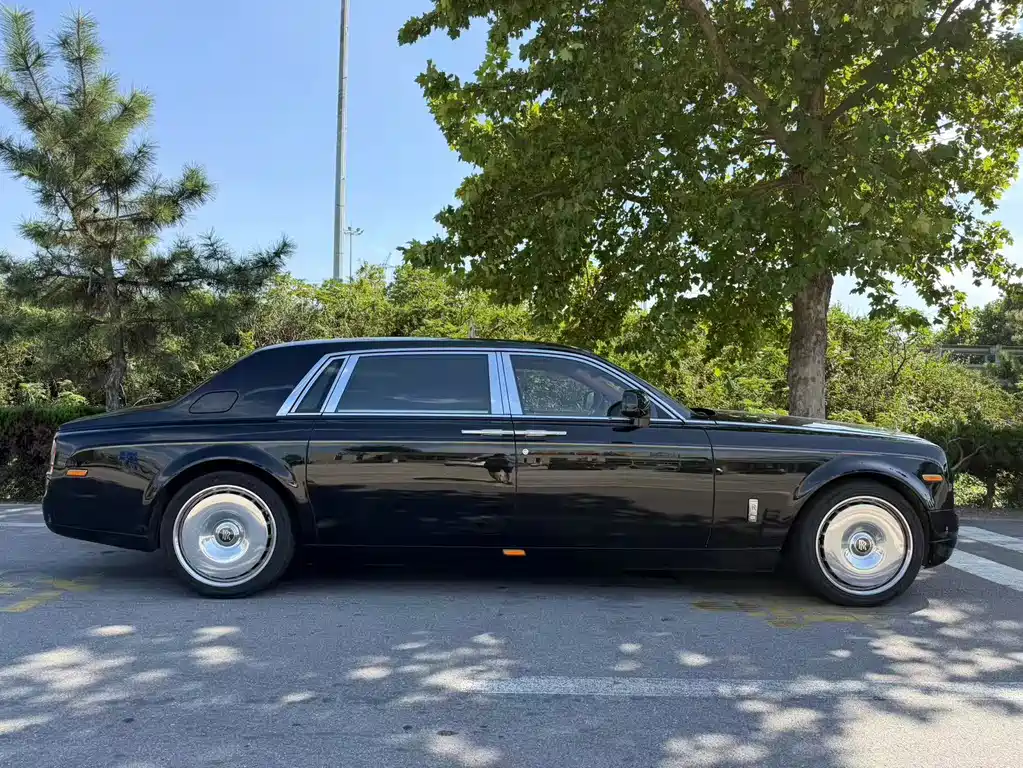 Rolls-Royce Phantom — миниатюра 7