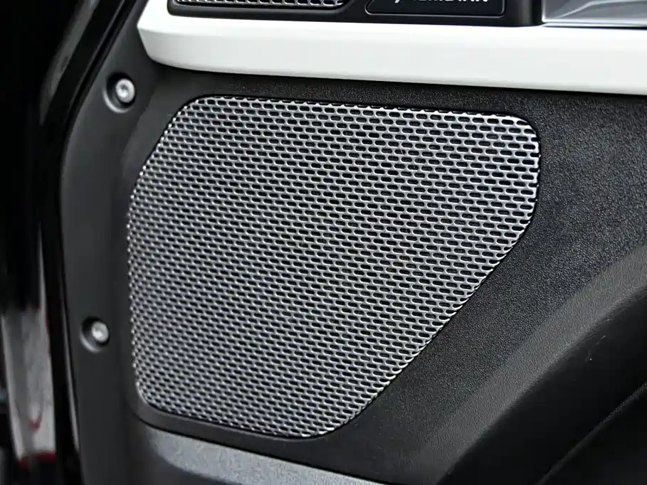 Land Rover Defender — миниатюра 26