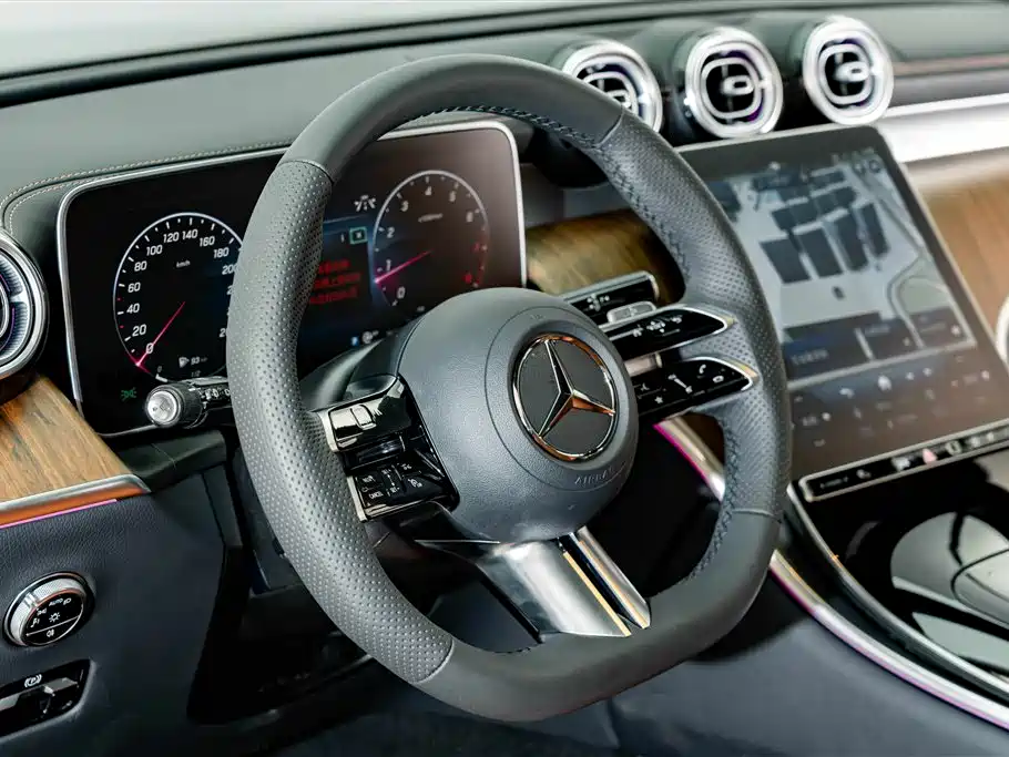 Mercedes-Benz GLC — миниатюра 11