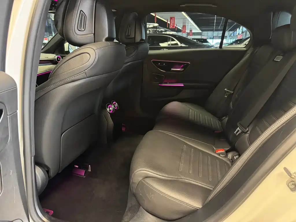 Mercedes-Benz C-Class — миниатюра 17