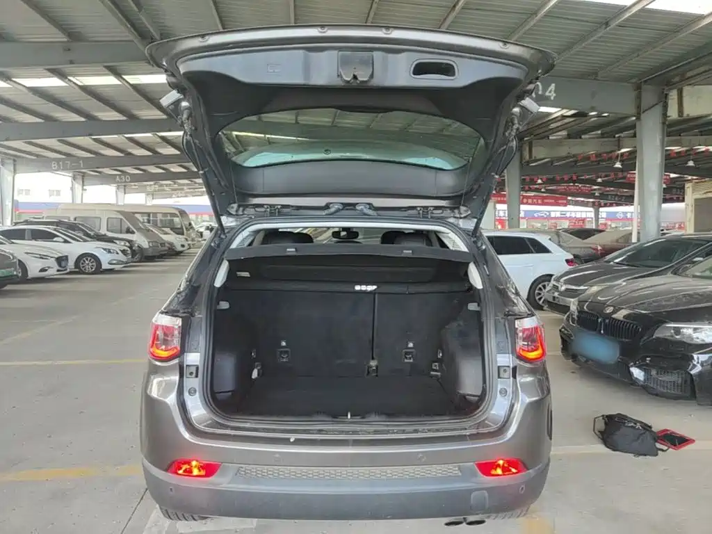 Jeep Compass — миниатюра 19