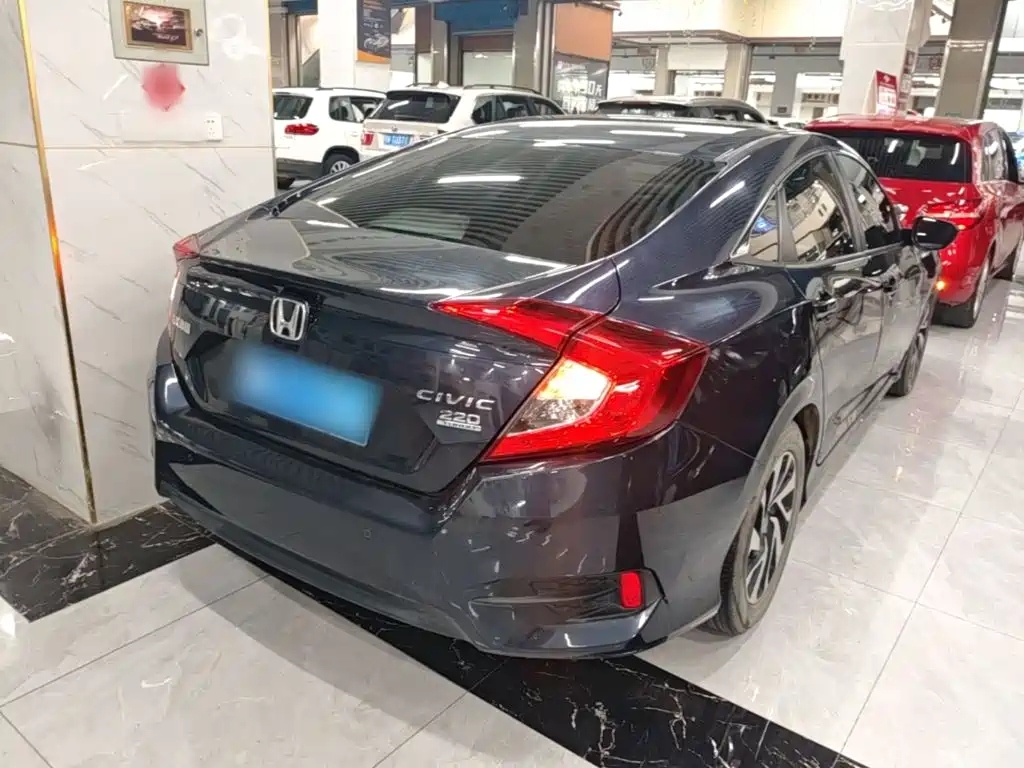 Honda Civic — миниатюра 7