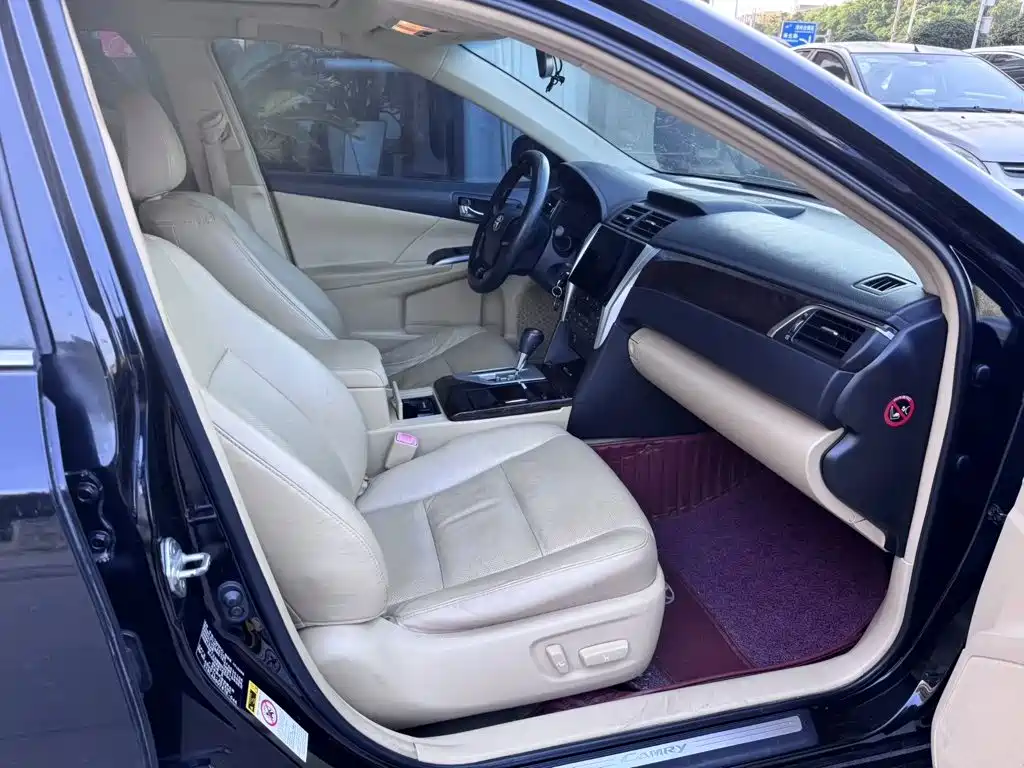 Toyota Camry — миниатюра 7