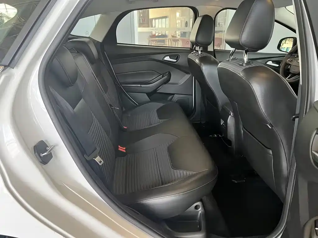 Ford Focus — миниатюра 22