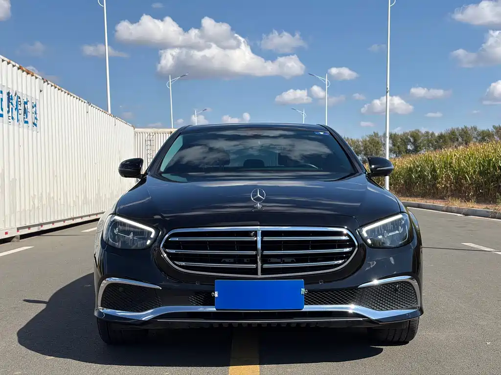 Mercedes-Benz E-Class — миниатюра 2