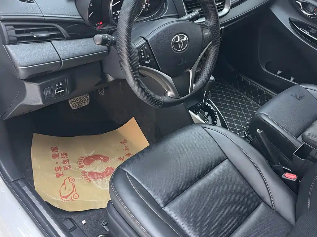 Toyota Yaris L — миниатюра 17