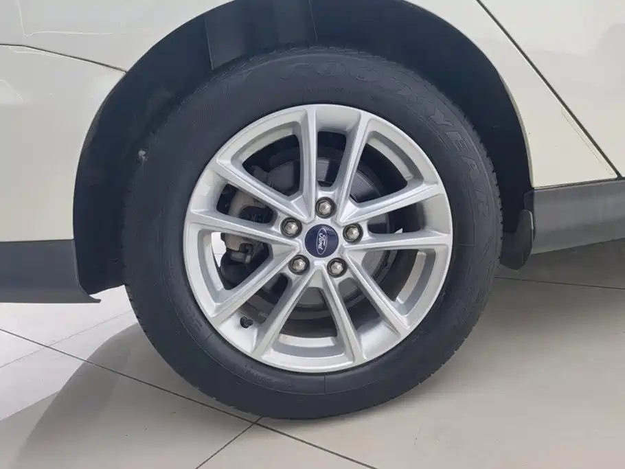 Ford Focus — миниатюра 6