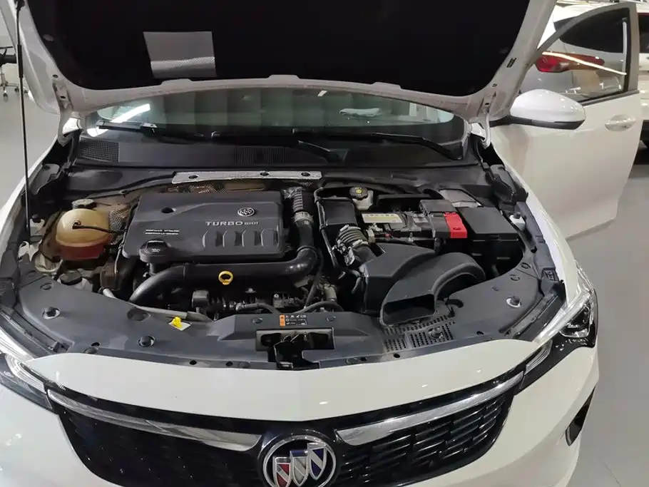 Buick Verano — миниатюра 10