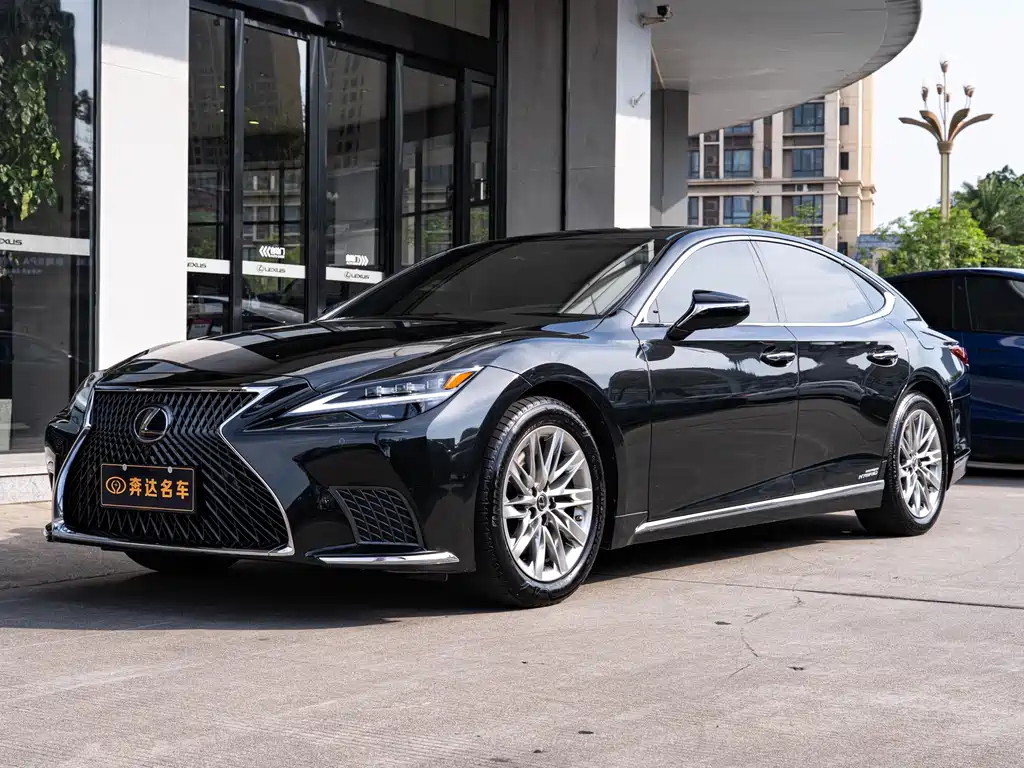 Lexus LS 2021