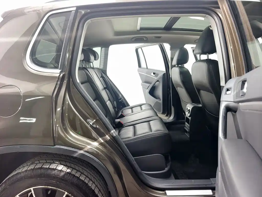 Volkswagen Tiguan — миниатюра 16