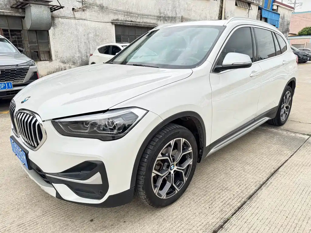 Купить BMW X1