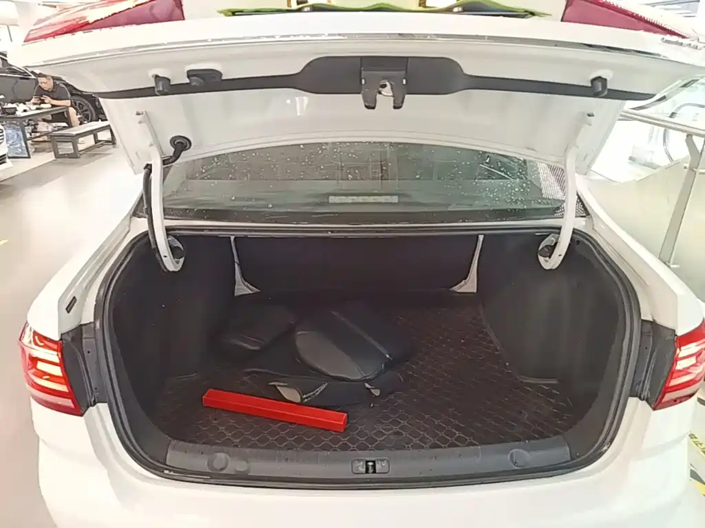 Volkswagen Lavida — миниатюра 19