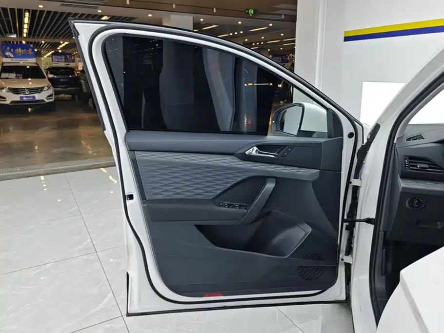 Volkswagen Tharu — миниатюра 7