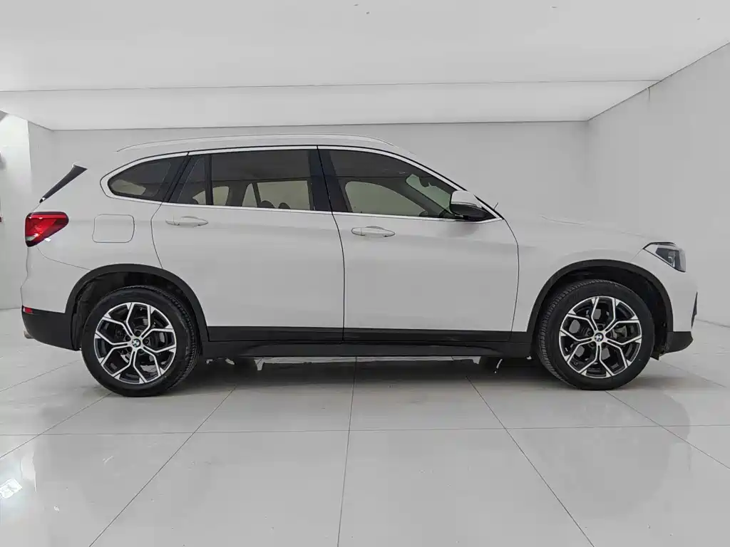 BMW X1 2020 sDrive25Li Lead