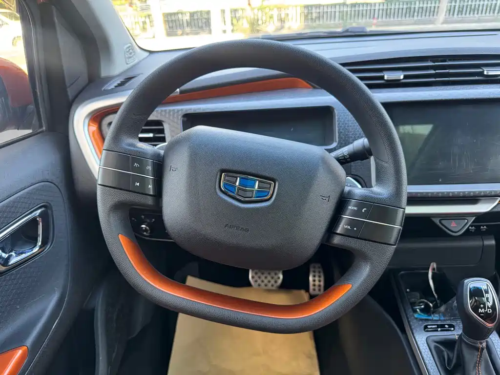 Geely Vision X1 — миниатюра 7