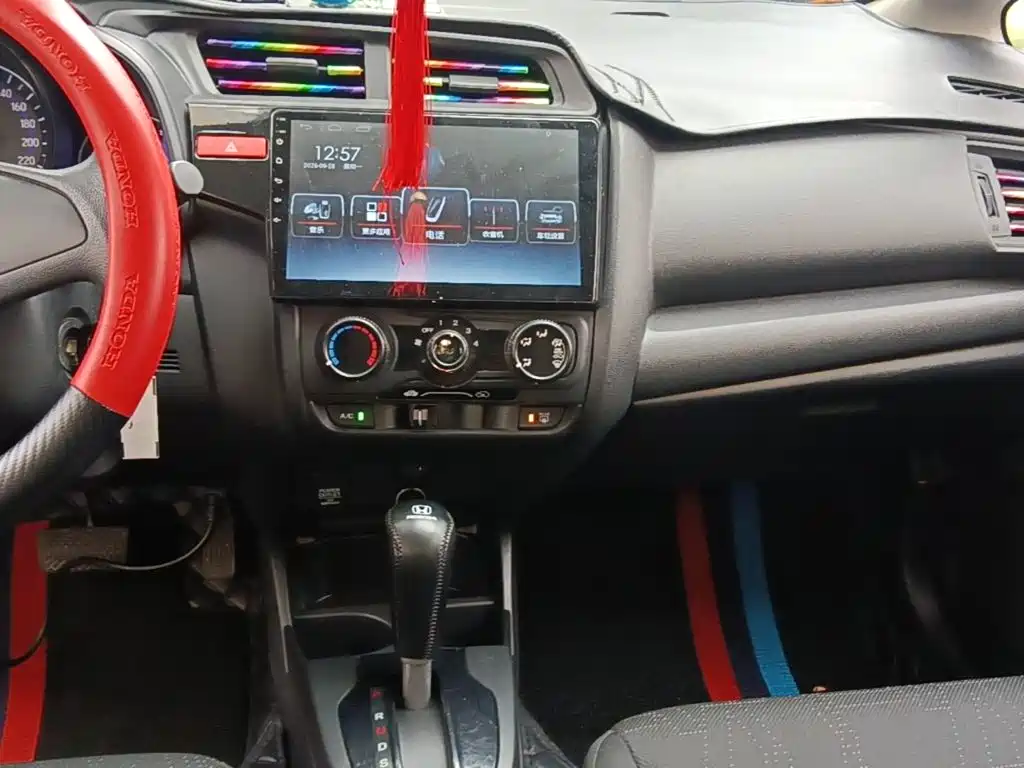 Honda Fit — миниатюра 13