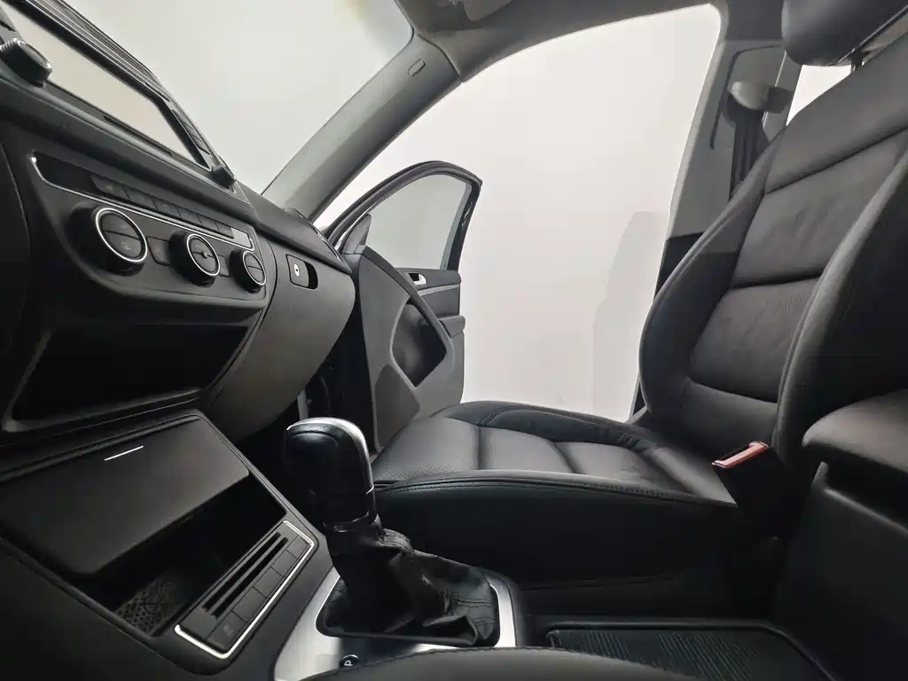 Volkswagen Tiguan — миниатюра 12