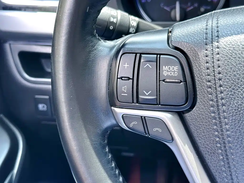 Toyota Highlander — миниатюра 18