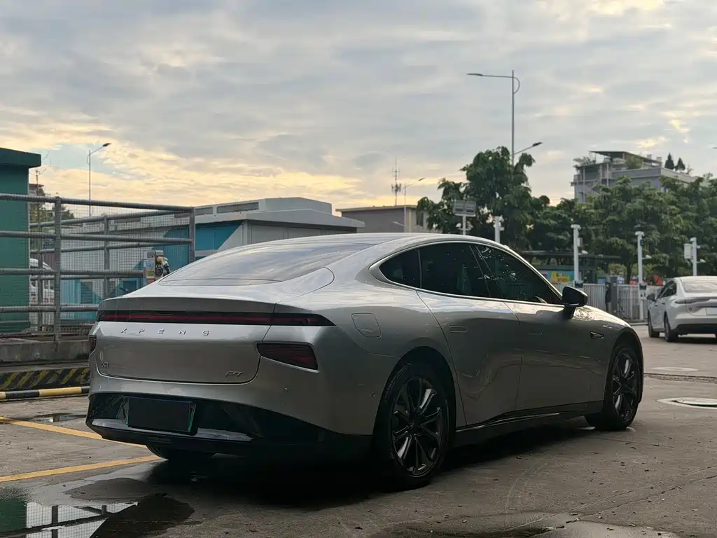 XPeng P7 — миниатюра 4