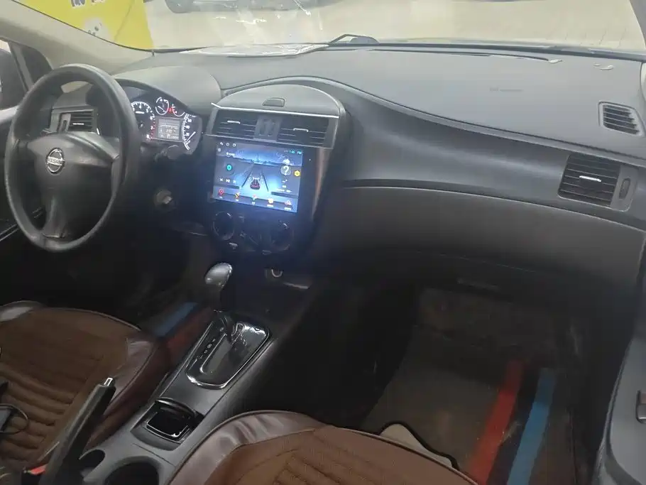 Nissan Tiida — миниатюра 12