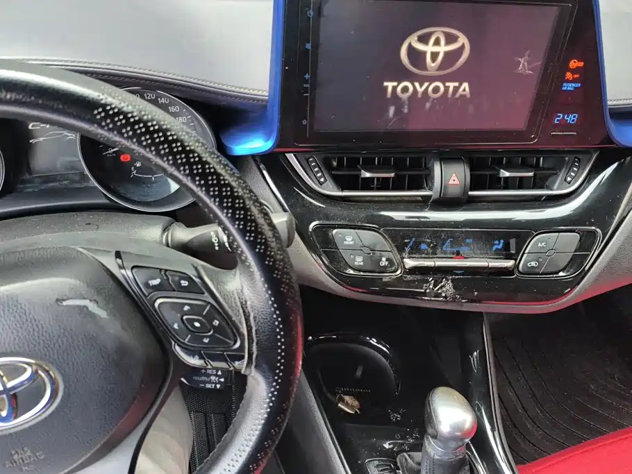 Toyota C-HR — миниатюра 13