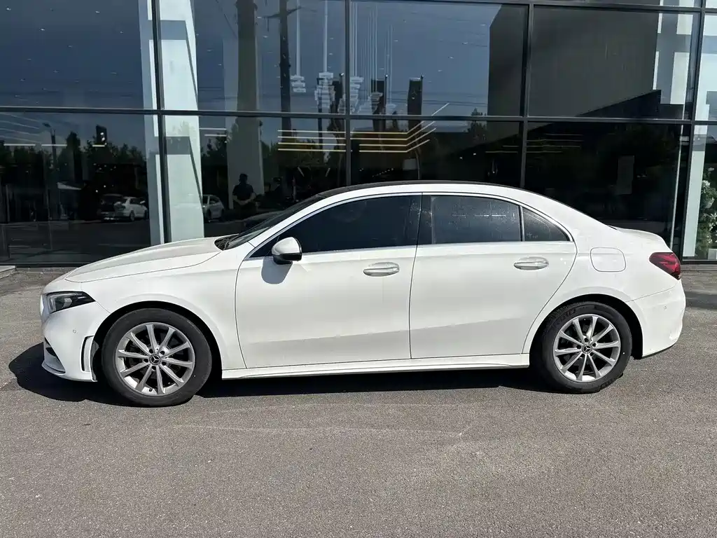 Mercedes-Benz A-Class — миниатюра 3