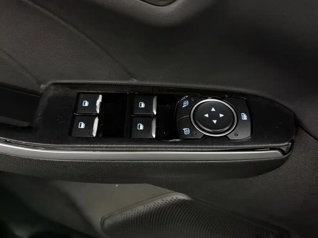 Ford Escape New Energy — миниатюра 9