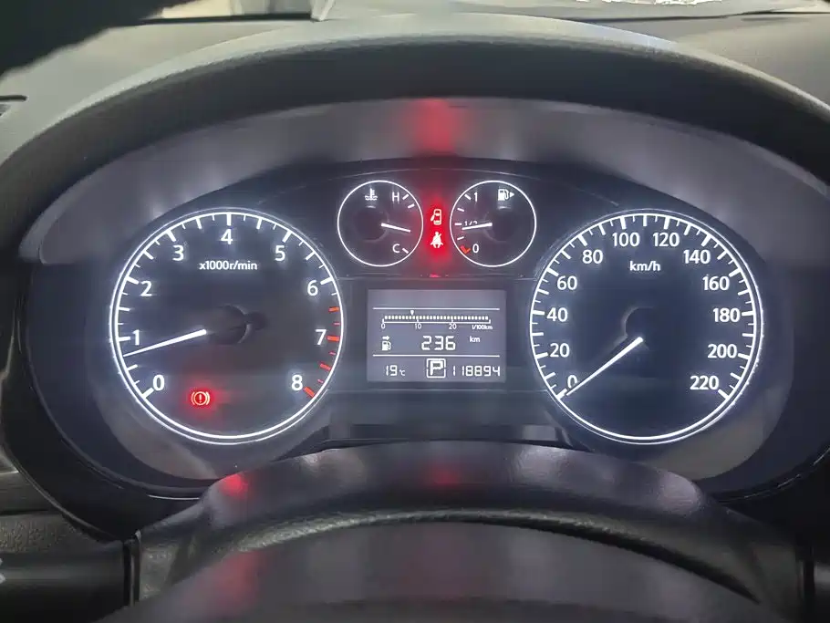 Nissan Tiida — миниатюра 14