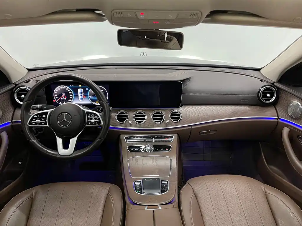 Mercedes-Benz E-Class — миниатюра 7
