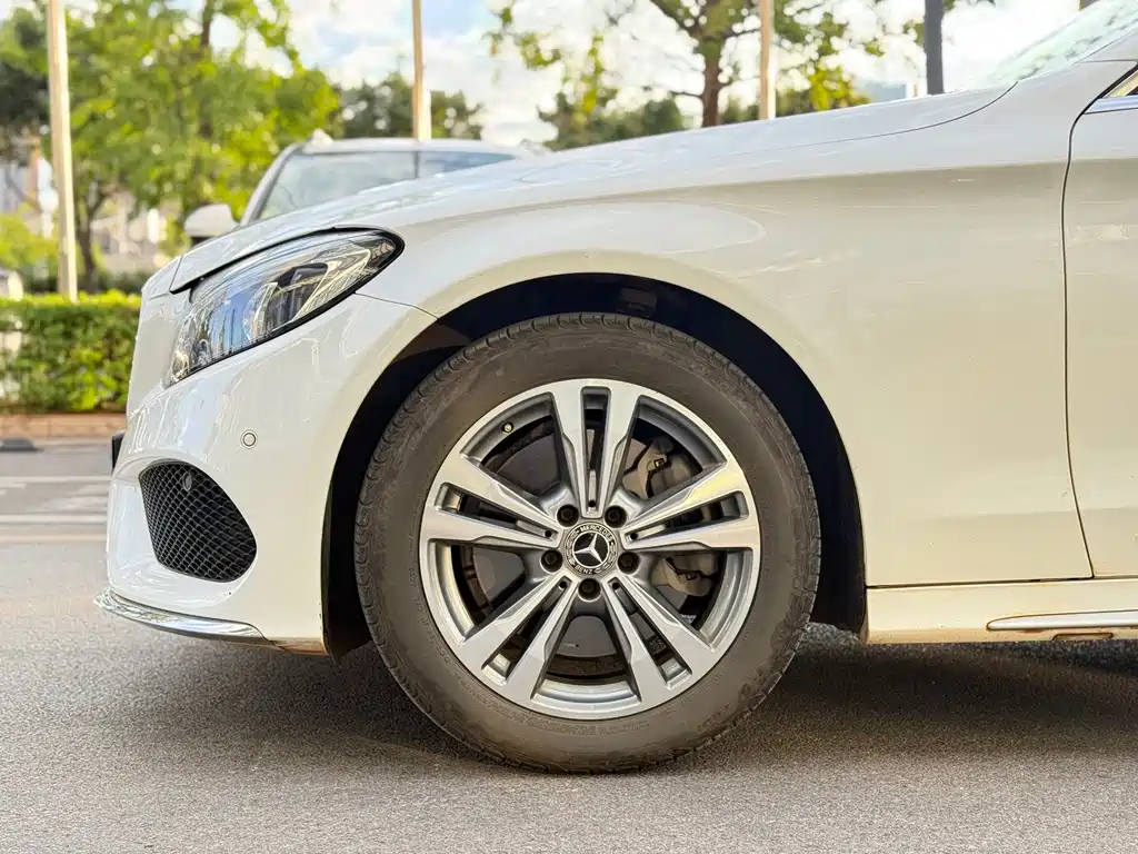 Mercedes-Benz C-Class — миниатюра 13