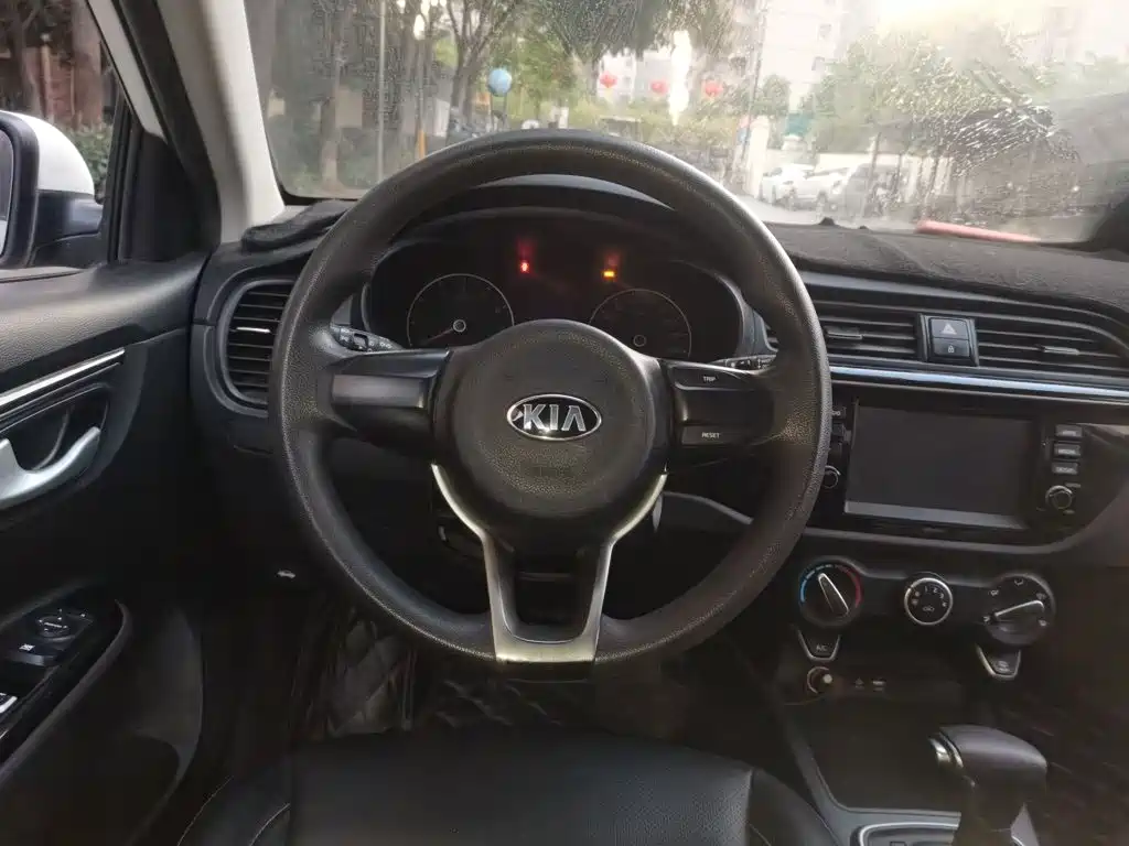 Kia K2 — миниатюра 11