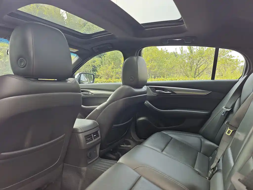 Cadillac CT5 — миниатюра 5