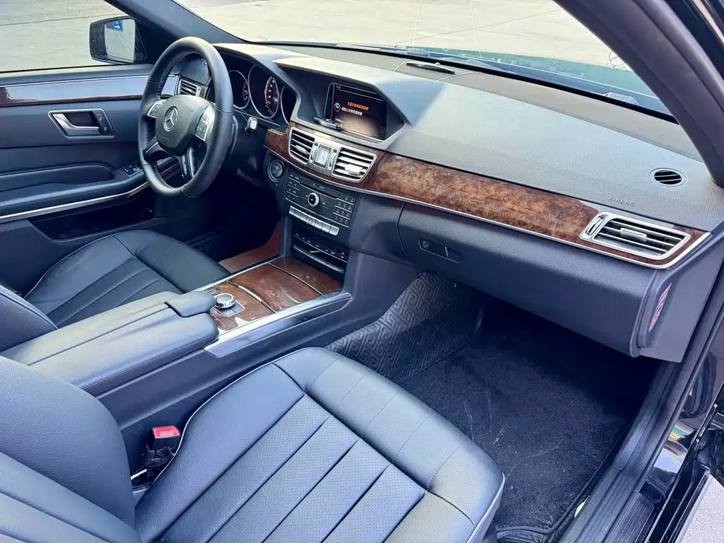 Mercedes-Benz E-Class — миниатюра 14
