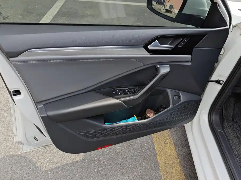Volkswagen Sagitar — миниатюра 7