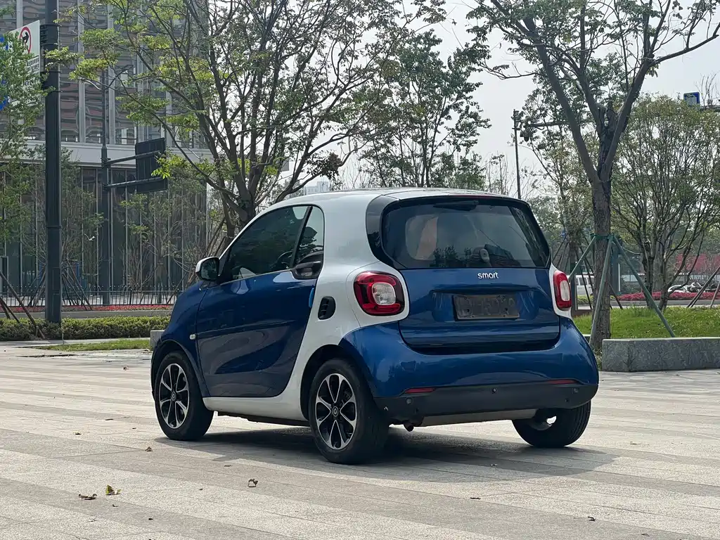smart Smart Fortwo — миниатюра 7