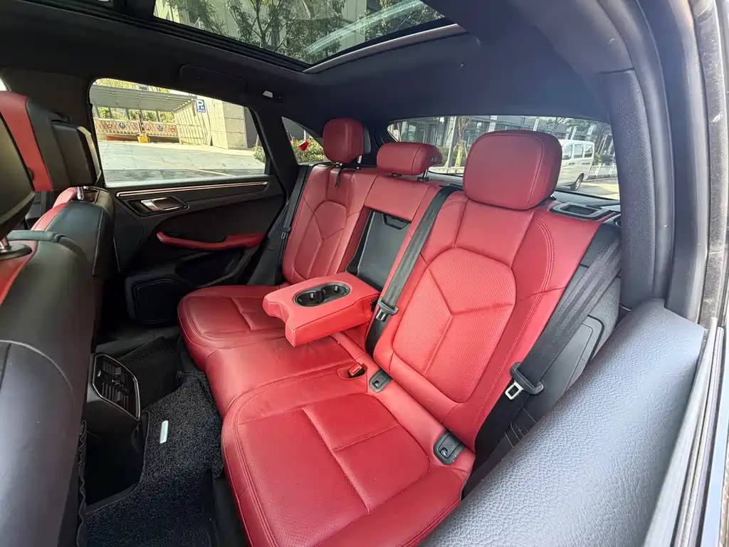 Porsche Macan — миниатюра 14