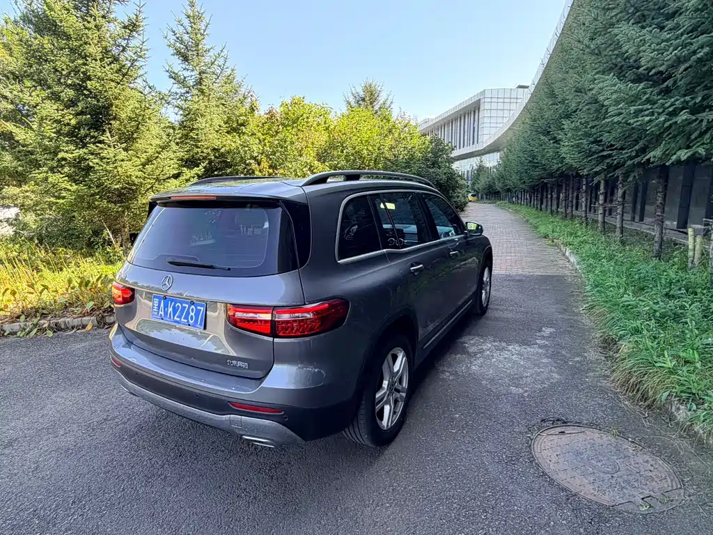 Mercedes-Benz GLB — миниатюра 4