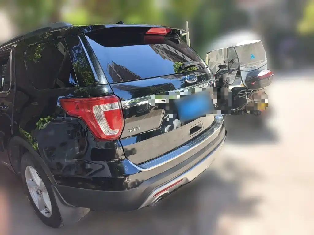 Ford Explorer (Import) — миниатюра 25