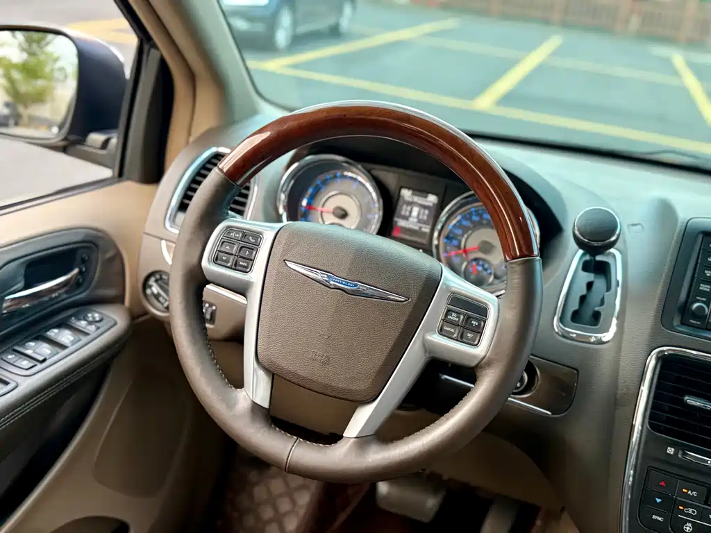 Chrysler Grand Voyager (Import) — миниатюра 19