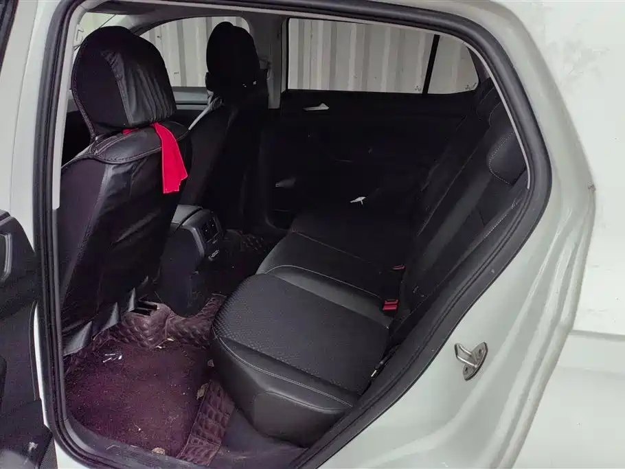 VOLKSWAGEN EXPLORING THE SHADOW