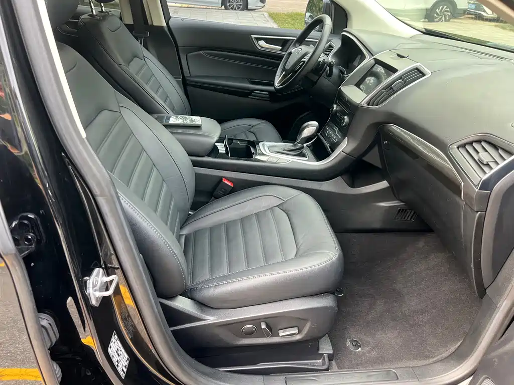 Ford Edge — миниатюра 16