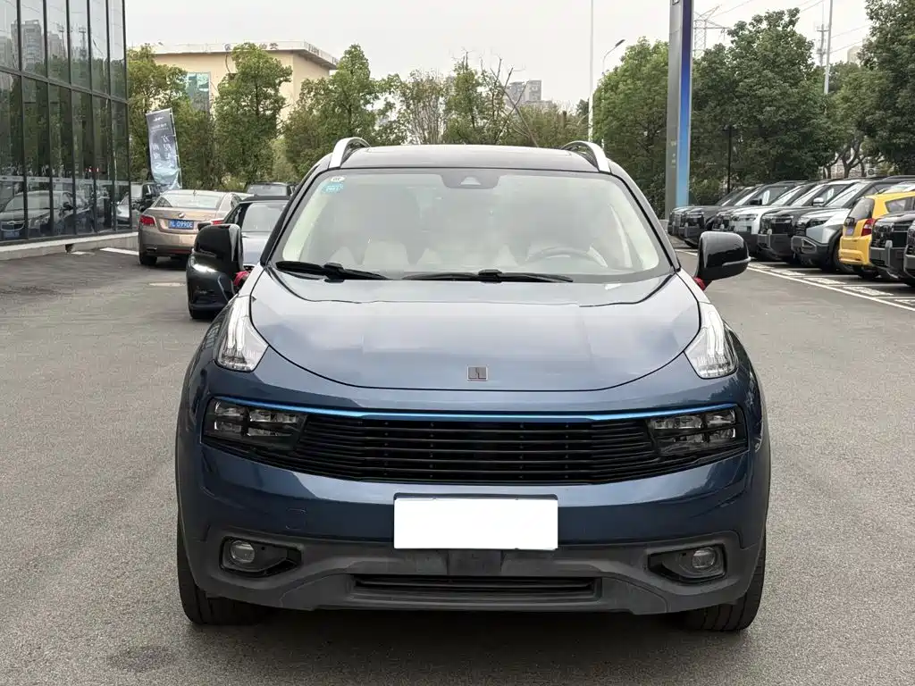 Lynk & Co 01 — миниатюра 2