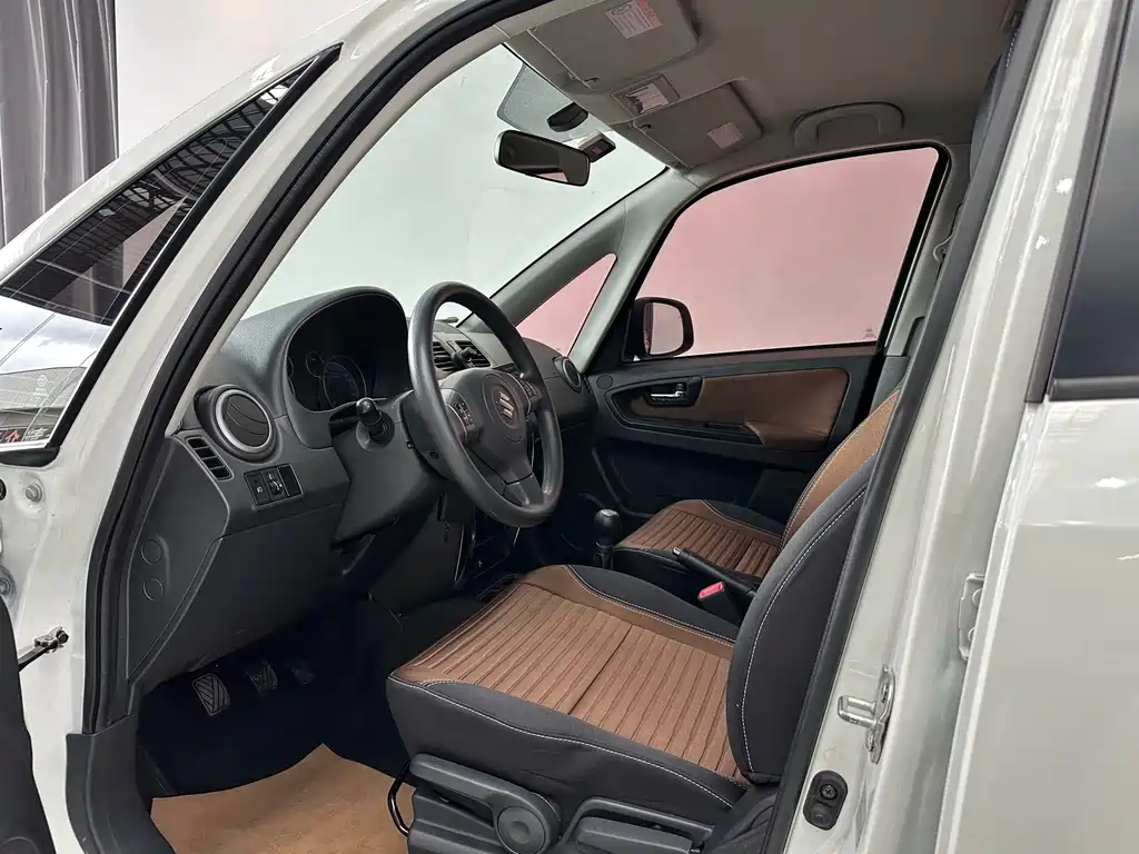 Suzuki SX4 — миниатюра 5