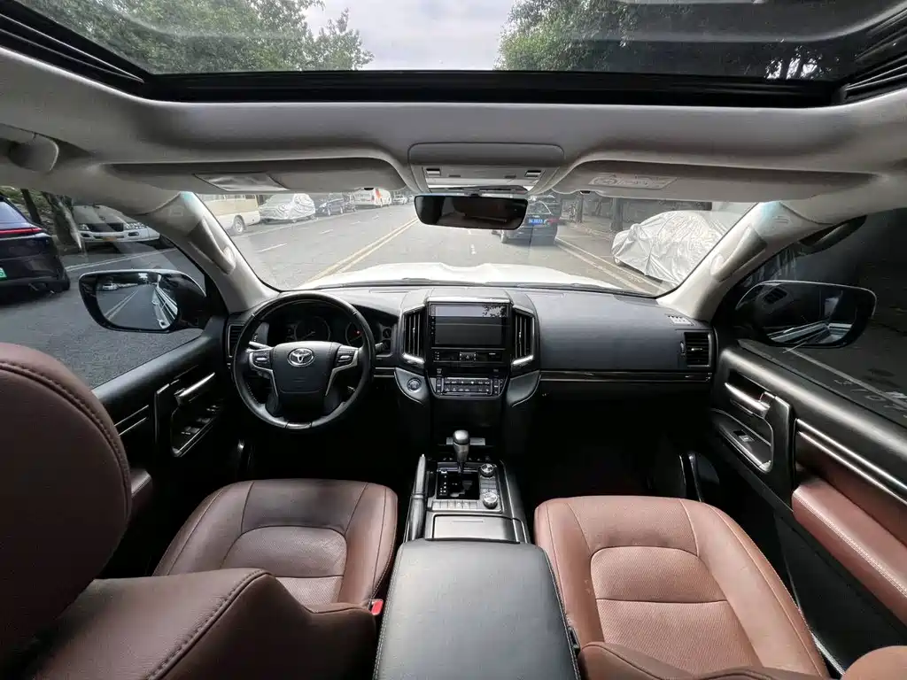 Toyota Land Cruiser 2021 4.0L AT