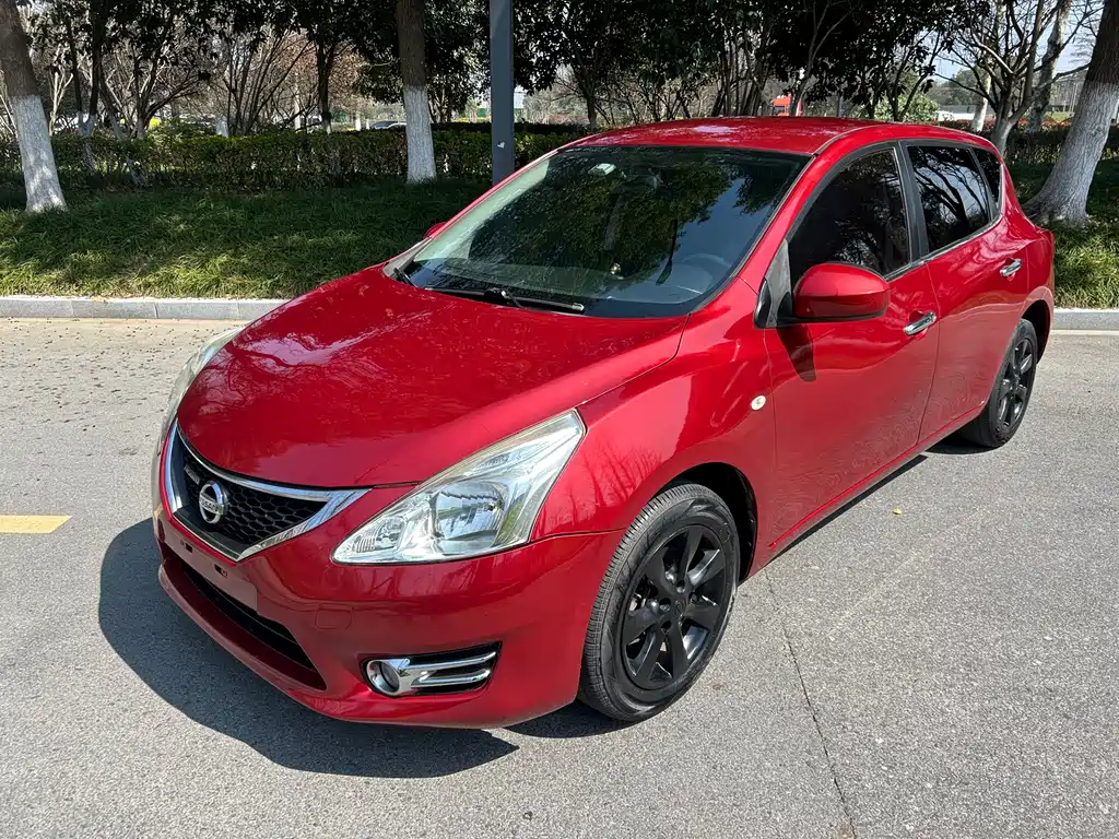 Nissan Tiida 2012