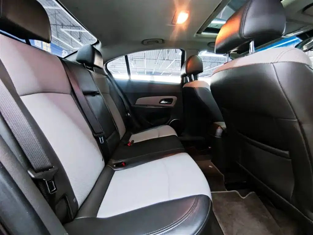Chevrolet Cruze 2013 1.8L SX AT